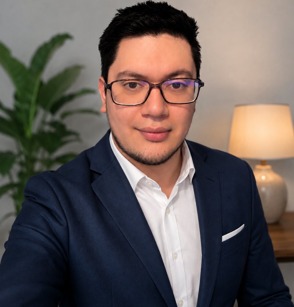 Retrato del psicólogo Carlos Edoardo Uribe Rivera